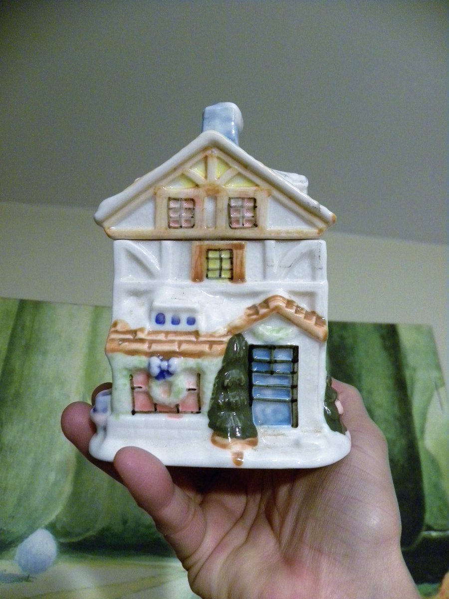 fieldsofvintage's tweet photo. Houston Harvest Tea Bag Holder Cottage House Handmade Vintage 1970s, Ceramic Tea Bag Canister https://t.co/TsPyHGkIxr #Etsy #FieldsOfVintage #TeaStorage https://t.co/OWvYpnX8Sw