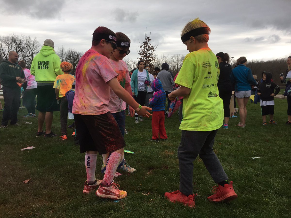 JCKeyClub's tweet photo. Great time @PTP5K this morning! We had a great turnout! Thank you to all our volunteers and sponsors for making this happen today! #StrongerTogether https://t.co/P6TO1Rbe9V