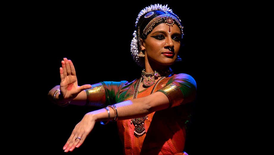 MinnesotaDeals_'s tweet photo. Ragamala Dance Company's Body, the Shrine, The Cowles Center for Dance &amp; the Performing Arts, Minneapolis, MN, $12.50 - Save 50% https://t.co/mzcfumULy1 https://t.co/0bHAA1mowL