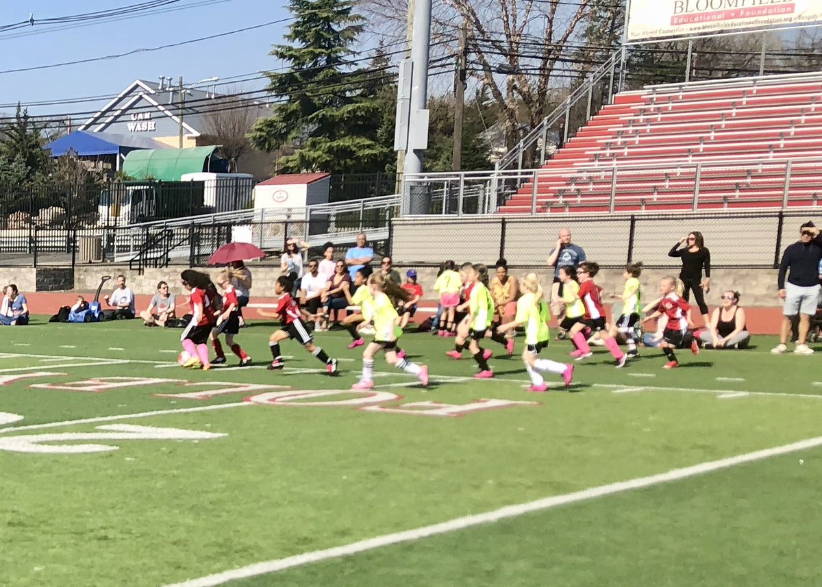 jiharvey's tweet photo. These Kindergarten munchkins rocked it today! Ended 6-0 with 5 of my 12 girls scoring and the 7 others awesomely assisting with the goals!! #GOTeamGermany #bsc @mrsdiorio1027 @L_Kelly611 @Lehansky18 @BrookPrincipal https://t.co/Olkog18iUP