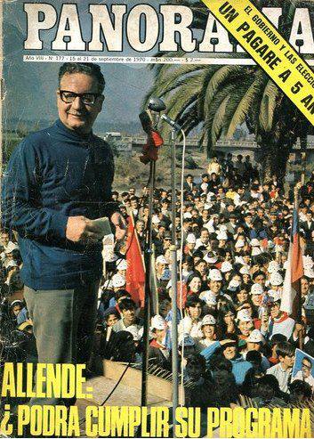 BibliotecaSAG's tweet photo. Salvador Allende durante la campaña de 1970 en un lugar de Chile Central.

Archivos © Historia Política BCN. https://t.co/oZVmgdRqX7
