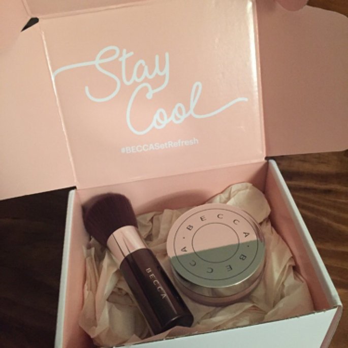 alexis_kuter's tweet photo. YASSSS *free* set&refresh powder just in time for wedding season ๐ #beccasetrefresh @infuenster https://t.co/4QQJZobIXT