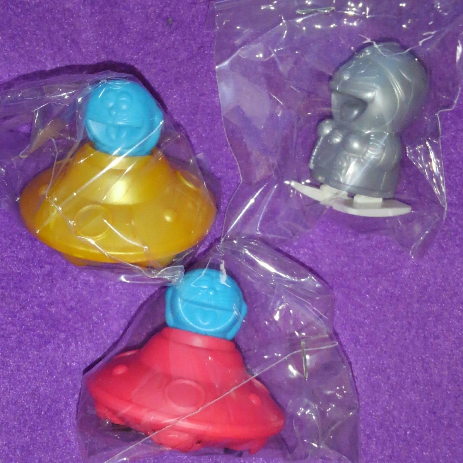 たかお Auf Twitter ある映画館で見つけたガシャポン 中身は過去の映画ドラえもん入場者プレゼント 1回100円 写真にはありませんが 夢幻三剣士の ダッシュドラ もありました 映画ドラえもん 入場者プレゼント のび太のドラビアンナイト のび太と銀河超特急