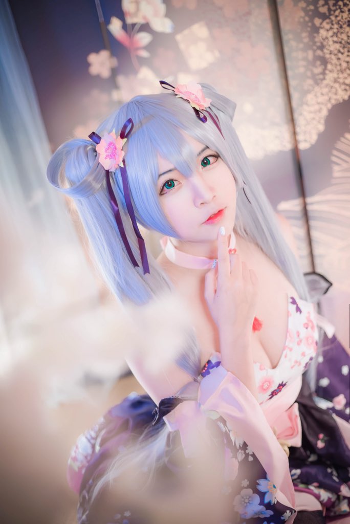 #VOCALOID 
#miku 
#cos 

ゆきましょう 极楽浄土（ごくらくじょうど） https://t.co/p1ouSLTUoG