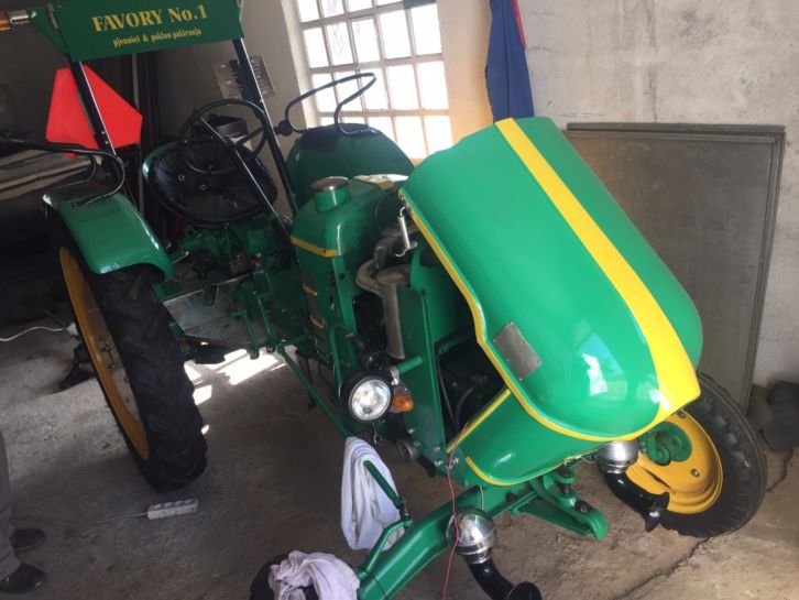 eligeSeebe's tweet image. RT vamp_kris2102 "Klockner Humboldt Deutz Traktor Bj 1954 Oldtimer Tip Top Sammlerzustand #Klockner bit.ly/2ELuHBq Sie https://t.co/YteCNQLXiL"