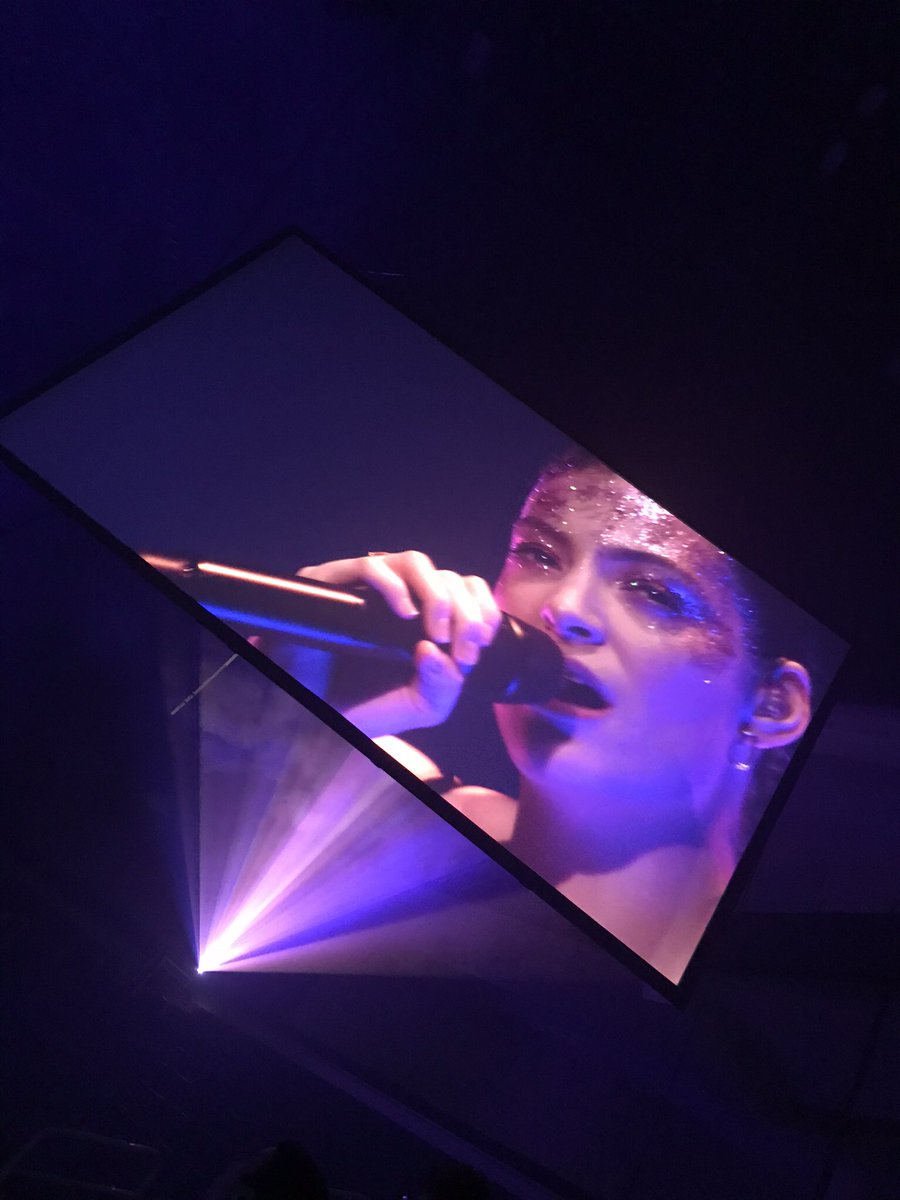 Scharlesquinn's tweet image. @Lorde