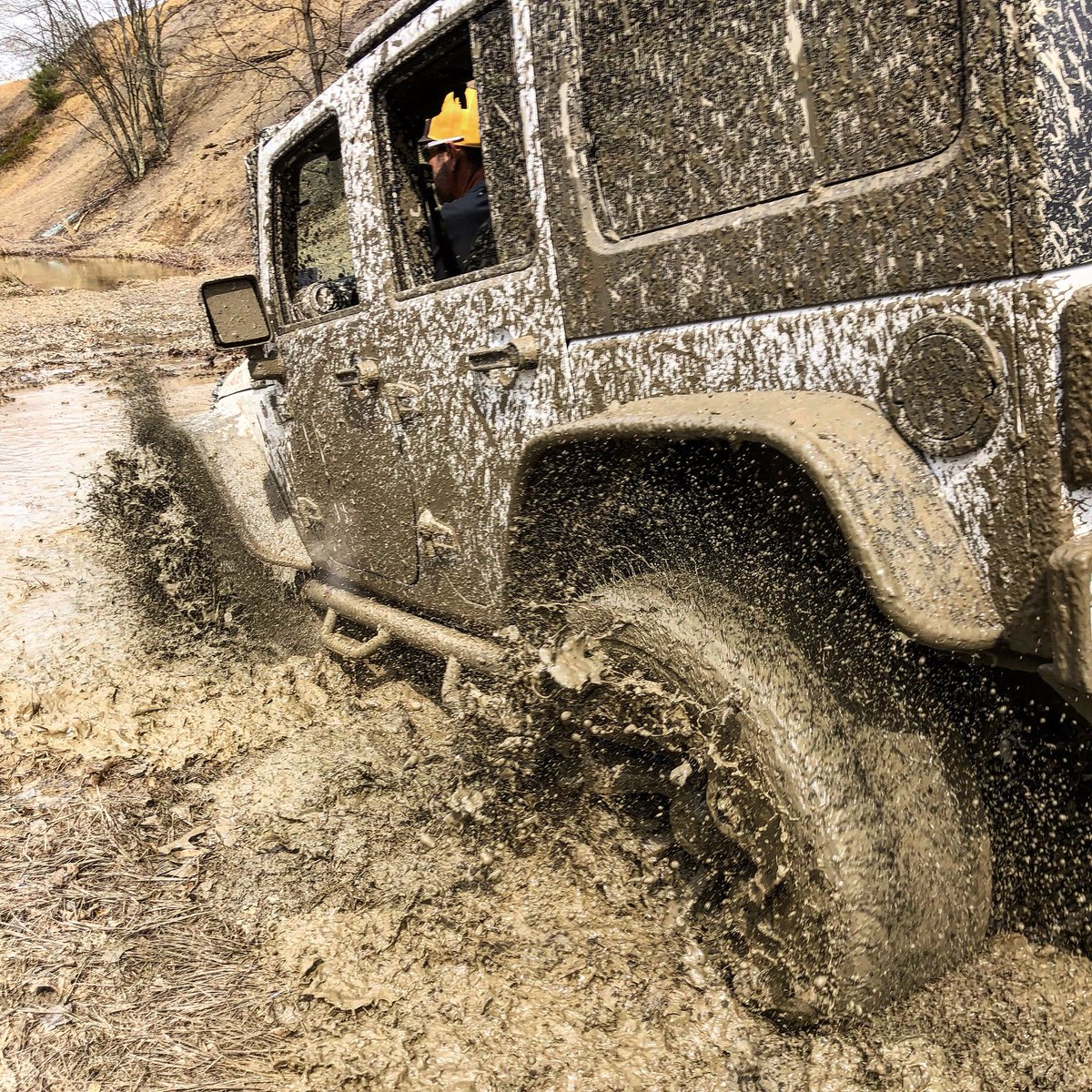 NicholasBajis's tweet photo. SEND IT! #sendit #jeeplife #jeepwave #singlejeeper #jeeps #jeep #jeephype #jeepwrangler #itsajeepthing #ilovemyjeep #PhantomFuryJK @JeepHype @MrCarey_ https://t.co/bPlVOXauBX