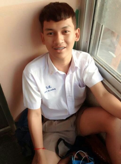 Bell1234511's tweet photo. นักเรียนเป้าตุง... https://t.co/BLrWDd0d0Y