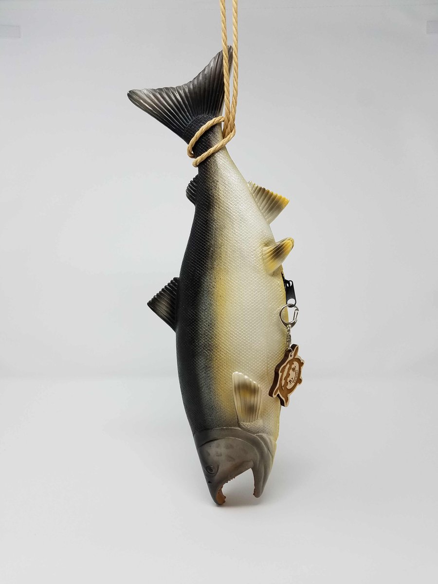 銀座に持っていってほしい 北海道の鮭専門店がリアルな 鮭バッグ を販売 中にイクラ詰めたくなる Togetter