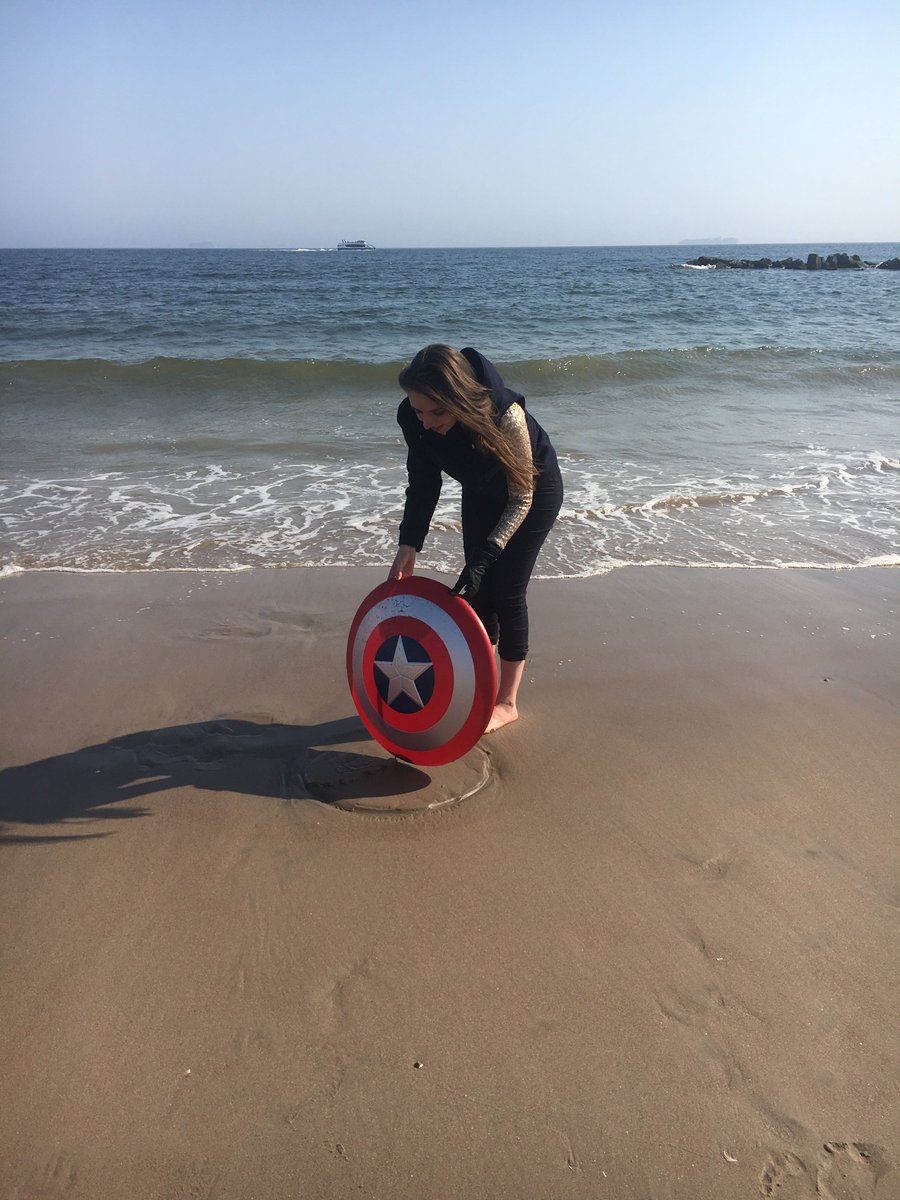 Moondancer1626's tweet photo. Picking up the mantle. #ItHelps #ButNotEnough #buckybarnes #captainamerica https://t.co/TOEUFZUdar