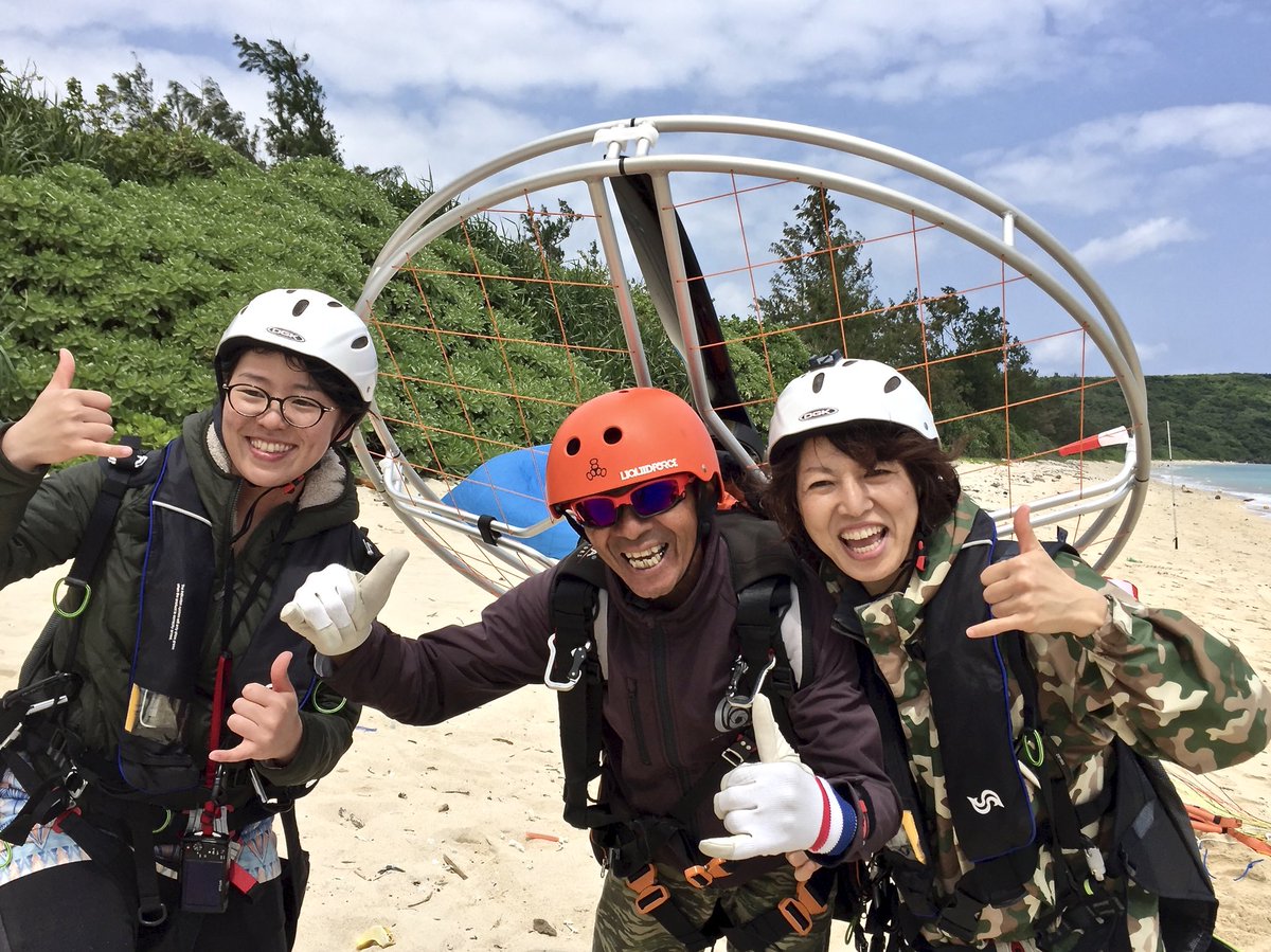 BlueOceanClub1's tweet photo. 今日の宮古島と先日のタンデムフライト✈️
大人女子様とフライト^_^
https://t.co/dJSk6bbzRH沖縄#宮古島#宮古ブルー#宮古島パラグライダー#タンデムフライト#ブルーオーシャンクラブ#空を飛びたい https://t.co/CeACZokOBf