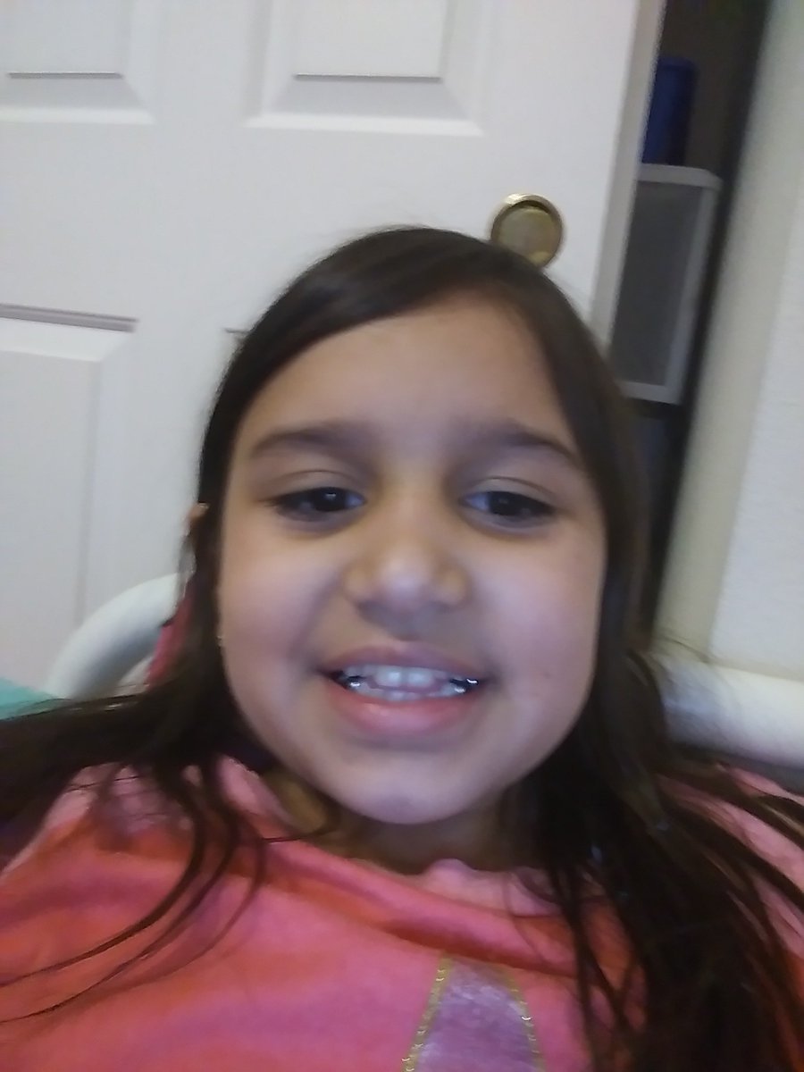 Misszuha4's tweet image. Taking a nice picture versus trying too hard to take a nice picture. lololololol👅👅👅👅👅