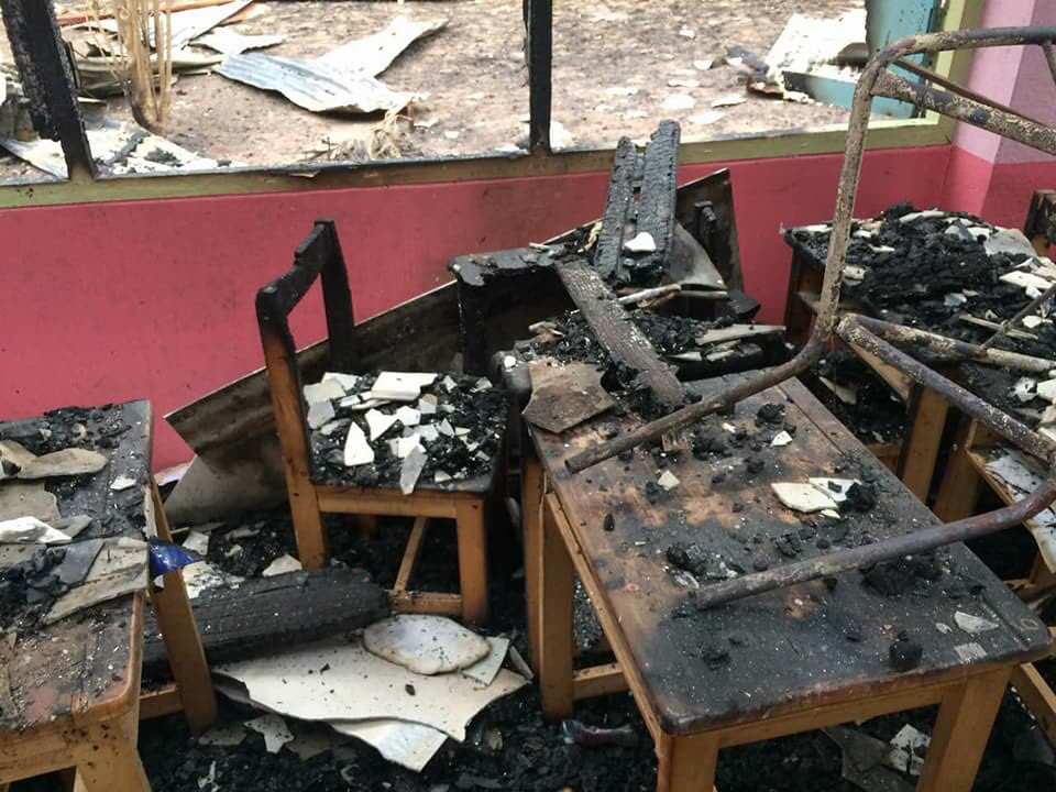 Sirijit's tweet image. ขอความอนุเคราะห์ให้ความช่วยเหลือ 
โรงเรียนบ้านดงแคน อำเภอยางสีสุราช 
จังหวัดมหาสารคาม อาคารเรียนถูกไฟไหม้เสียหายทั้งหลัง เมื่อวันที่ 3 เมษายน 2561 มูลค่าความเสียหายกว่า 2 ล้านบาท 

น้อง ๆ ไม่มีอาคารเรียน และอุปกรณ์การเรียน
ซึ่งจะเปิดภาคเรียนในวันที่ 14 พฤษภาคม 2561 นี้