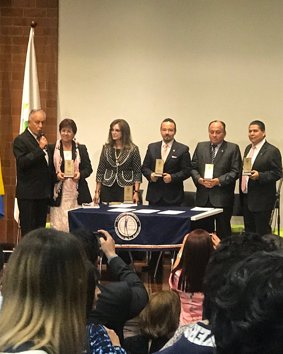 InclanRube's tweet photo. #SoyBIA agradecido con la vida, mención de honor en Medellín Colombia, para nuestro libro, mil gracias 🙏🏻🙏🏻🙏🏻 #orgullosamenteBIA https://t.co/I29auwtk4u