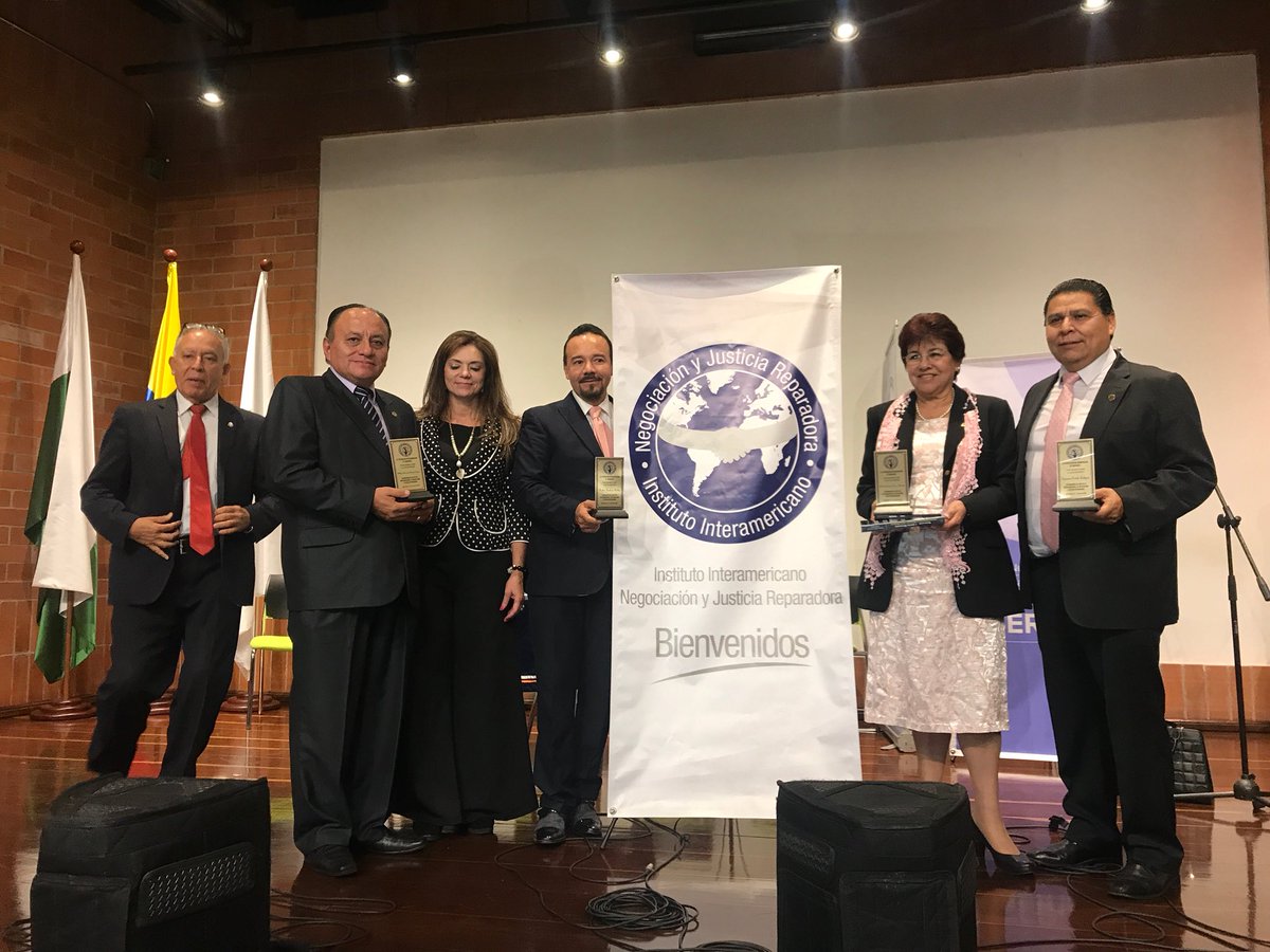 InclanRube's tweet photo. #SoyBIA agradecido con la vida, mención de honor en Medellín Colombia, para nuestro libro, mil gracias 🙏🏻🙏🏻🙏🏻 #orgullosamenteBIA https://t.co/I29auwtk4u