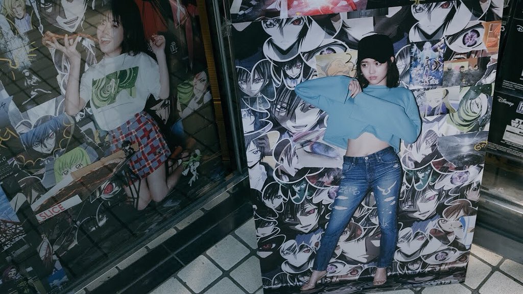 O Xrhsths R4g Official Sto Twitter C Cの目覚めtee の可愛い着こなしと Ita デニムを着こなす お へ そ の 松村沙友理 さん どちらがお好みですか ヴィレッジヴァンガード渋谷本店のポスターもご覧下さい R4g コードギアス Geassp 乃木坂 松村沙