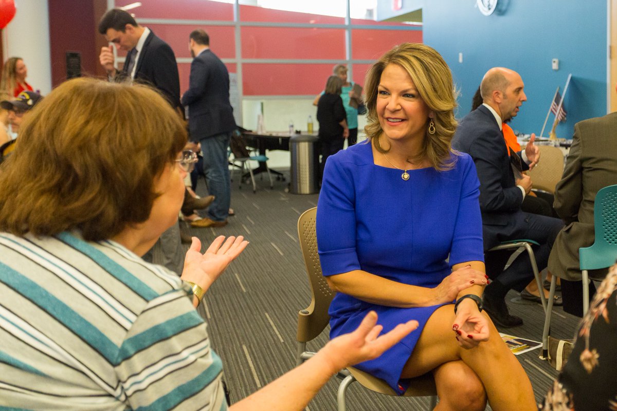 kelliwardaz's tweet photo. Great day in Chandler w/ @AZGOP voters at the @AzFRW “Speed Date Your Candidates” event - great opportunity to showcase my position in the #AZSEN race as the thoughtful, conservative leader w/ a proven track record of achieving real results - time for AZ in DC not DC in AZ! 🇺🇸 https://t.co/nD1nft2bKK