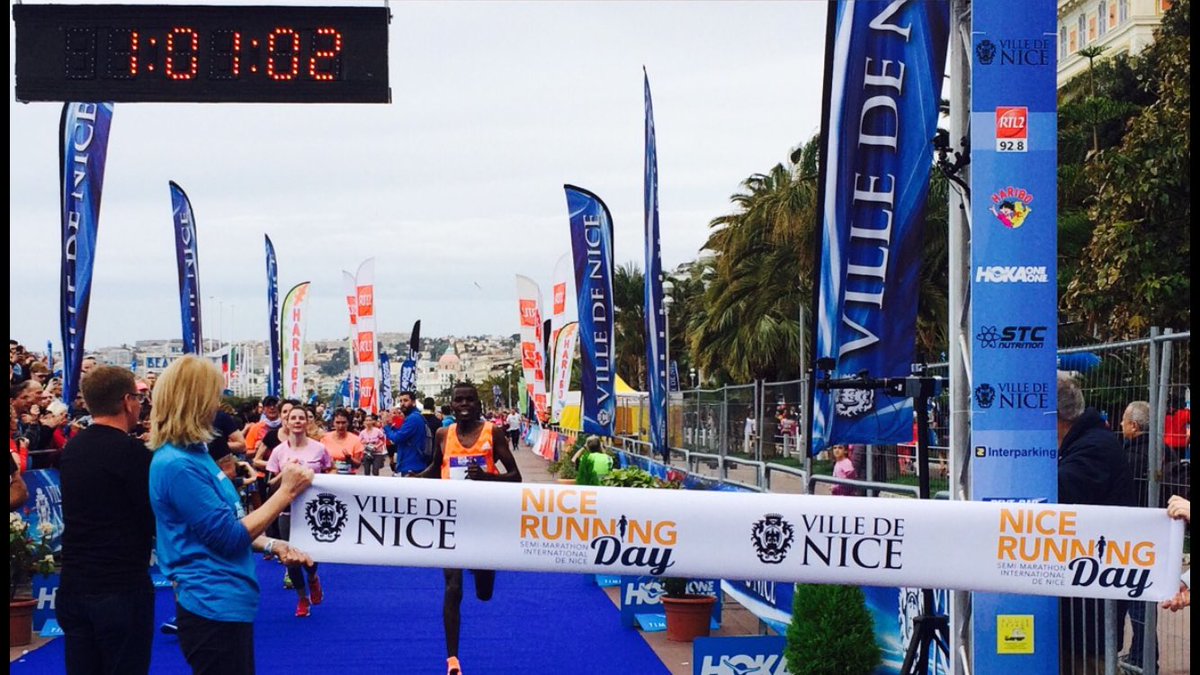 SemiMarathon06's tweet photo. Vainqueur homme 2018 , le kenyan Emmanuel Kipsang ! 👏#nicerunningday @VilledeNice https://t.co/SgaP96p6Mu