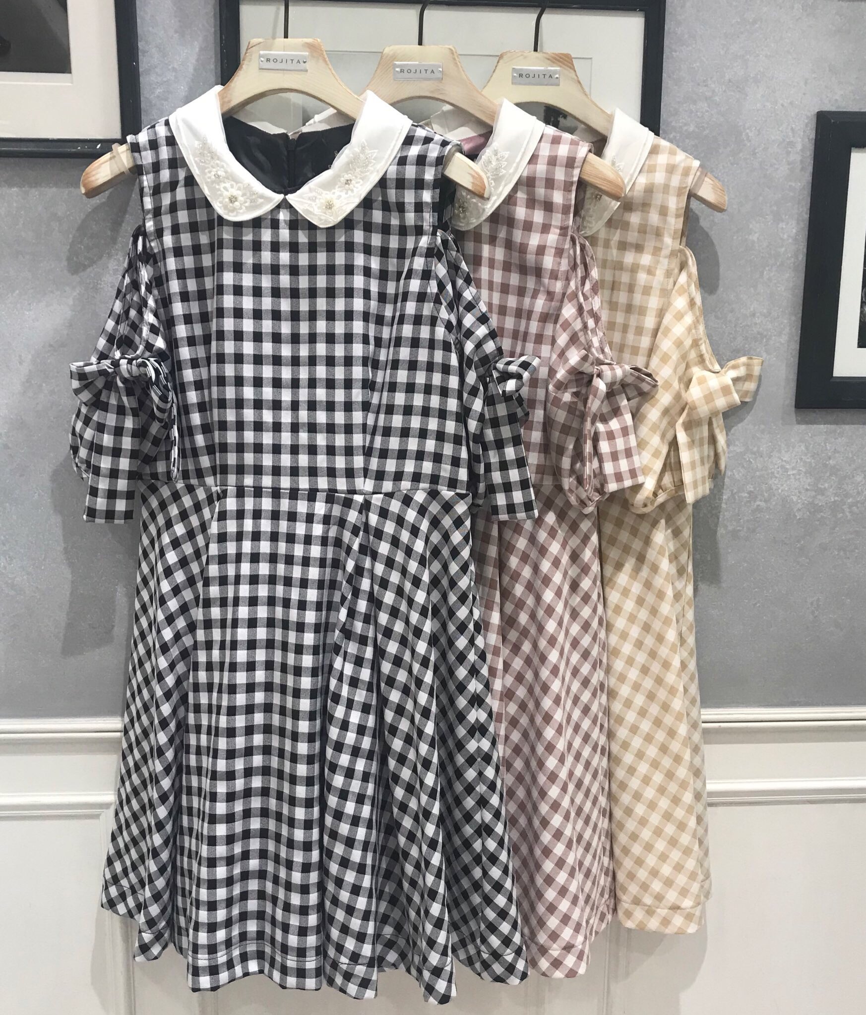 Rojita Sur Twitter Ss Collection 18 S S Concept French Girly Coquettish ギンガムチェックフレアワンピース 7 900 Tax 大きめのギンガムチェックが可愛いワンピースが入荷しました リボンやビジュ衿もポイントです Rojita