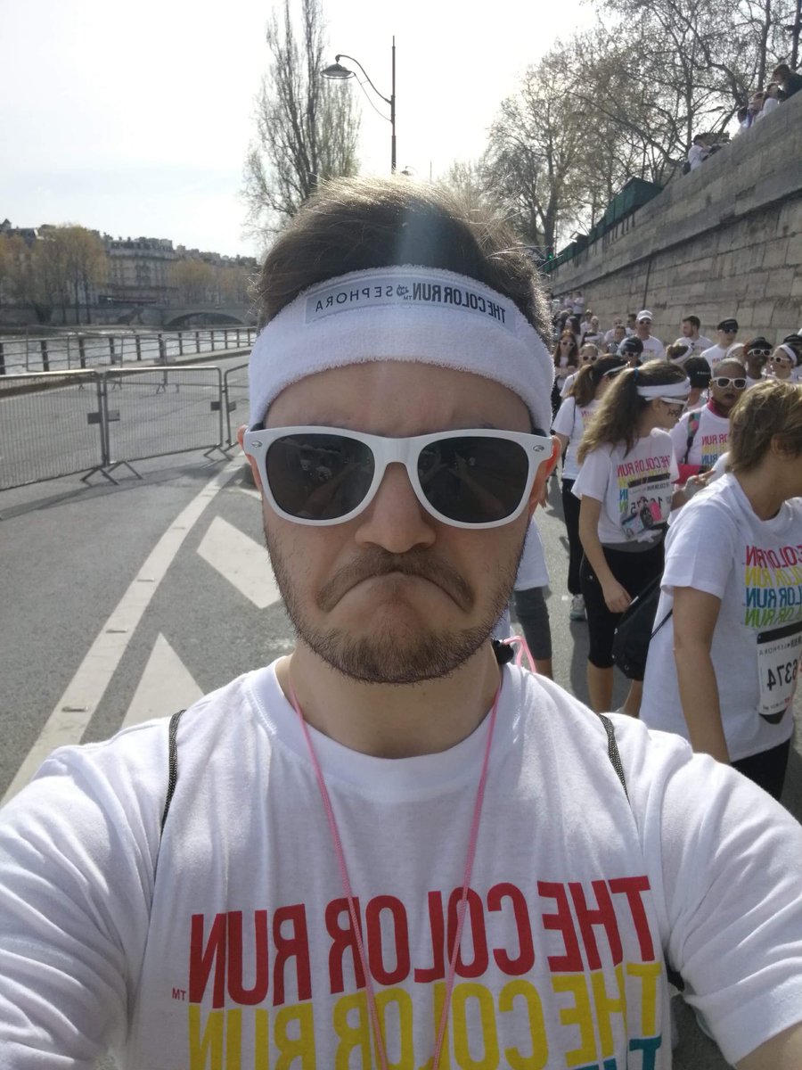 Walmouss's tweet photo. Coureur du dimanche. #TheColorRunBySephora https://t.co/VvINgsRX3V