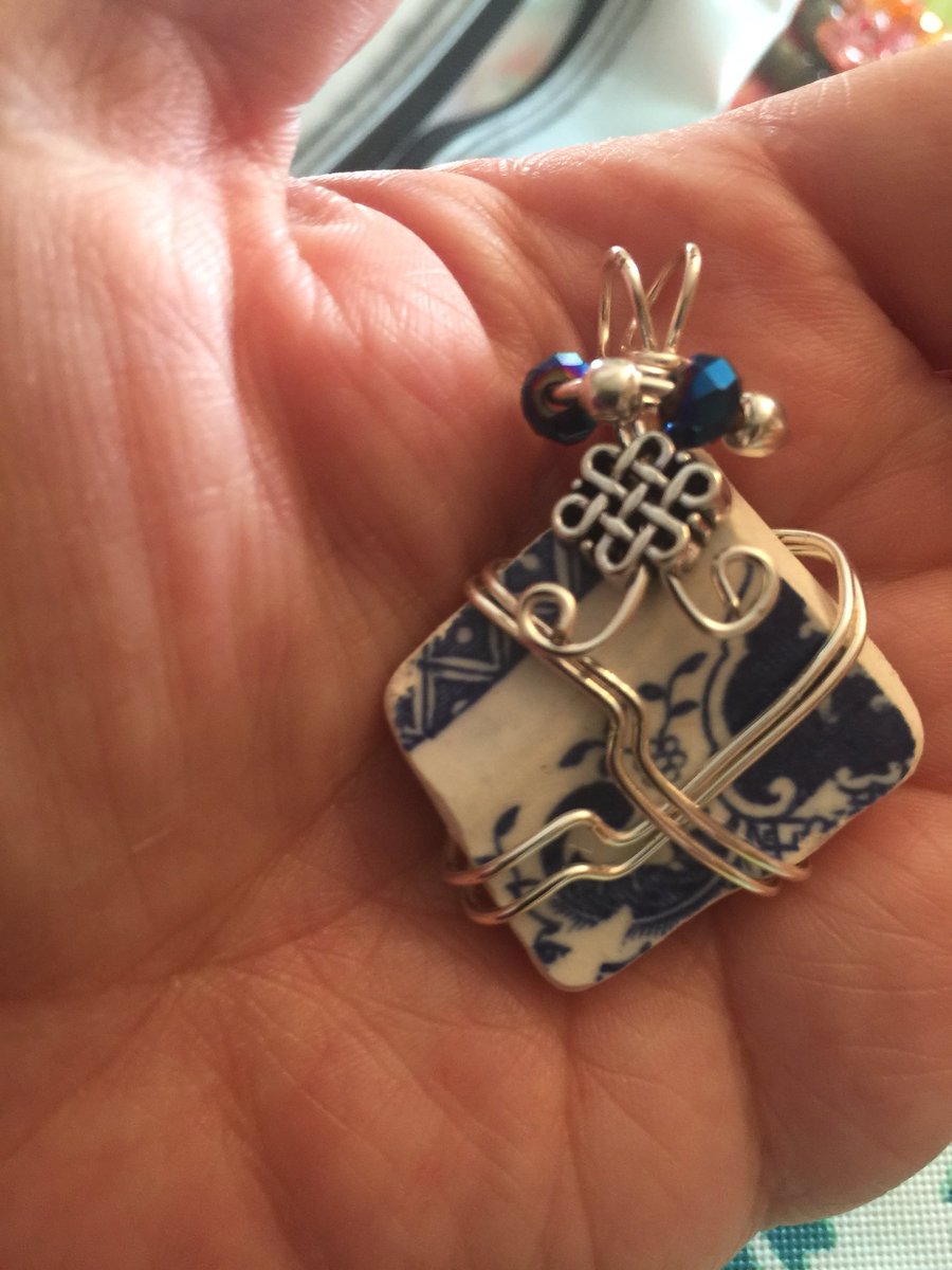 beachbobbles's tweet photo. #beachpottery #silverplatedwire #craft #pendant #Mothersday2018 https://t.co/VBB40CFPau