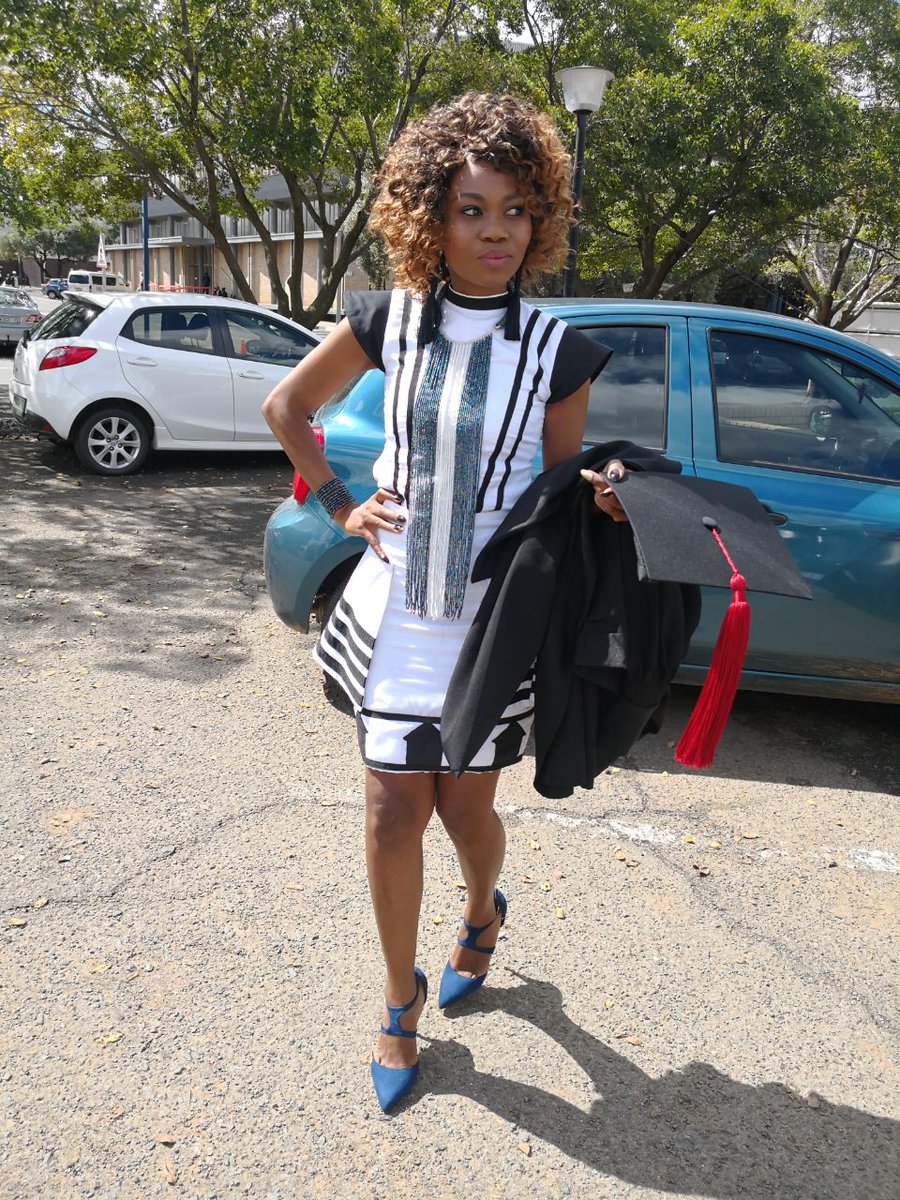 SentebalengL's tweet photo. 3rd year I got so ill. Doctors were convinced it was breast cancer. I missed so many classes & assessments because of all the hospital visits. I was sure I would quit. That's the year I was top 10 in English class of 300+...
#UFSgraduate
#graduation
#graduationseason https://t.co/ucFue3w9YX