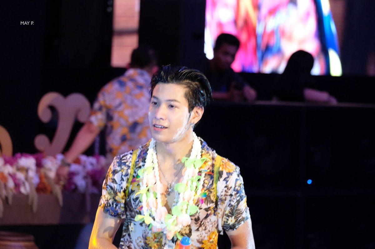 mayp_photo's tweet photo. |2018.04.14| หล่อไปไหนนน ถึงรูปไม่เยอะแต่กระชากใจพี่ไปหลายอยู่ // ใจละลายยยยยย

#SongkranRangnamNakara2018
#SingtoPrachaya #สมุนจ้าวป่า https://t.co/8E7czP6Z36