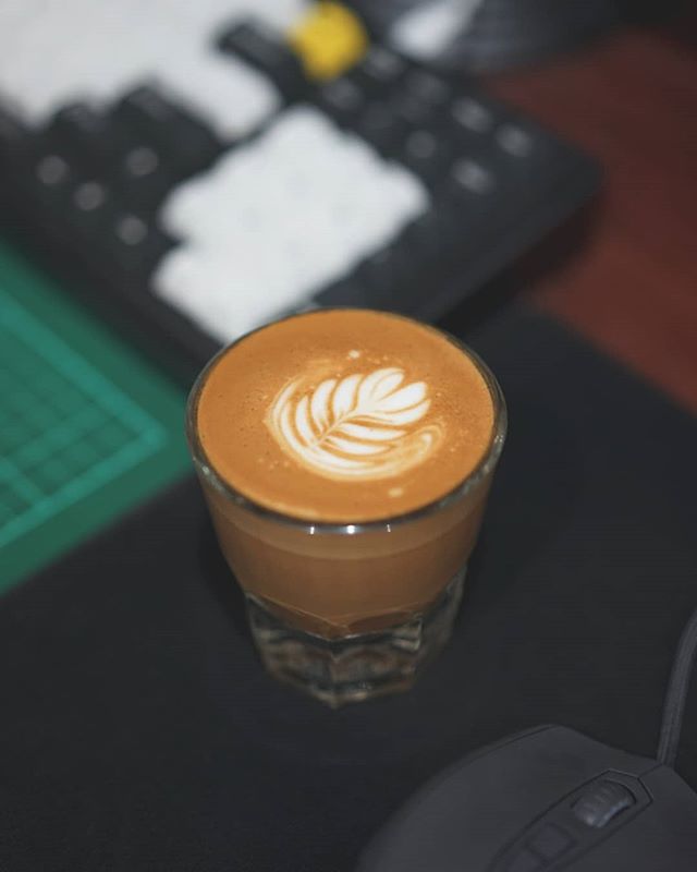 theferdi's tweet photo. Always keep your beverage away from your #gamingsetup. Drinking and #gaming don't go together well 😋
#mechanicalkeyboards #mechanicalkeyboard #coffee #latteart #txcp #espresso #piccololatte #coffeeporn #pcmasterrace #pcgamer #gamer #gamingpc #gmk #g… https://t.co/EUu1JhnZYR https://t.co/bqbHab9xi0