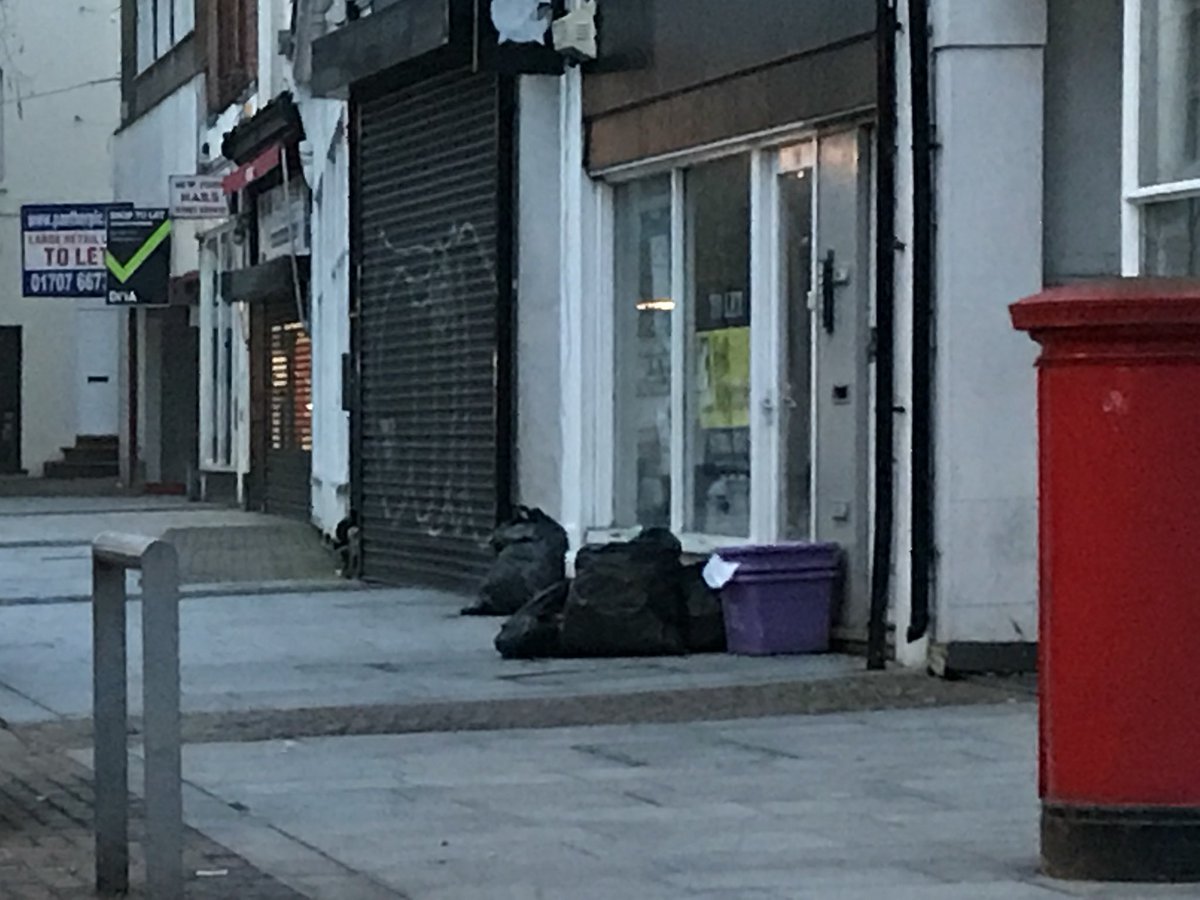 TidyKeeping's tweet image. Residents Rubbish. Tontine St. Guildhall St. Sandgate Rd. Sunday April 15th 05.15am. Not a collection day! @fstonehythedc @Kent_Online @fstoneherald #folkestone #Flytipping