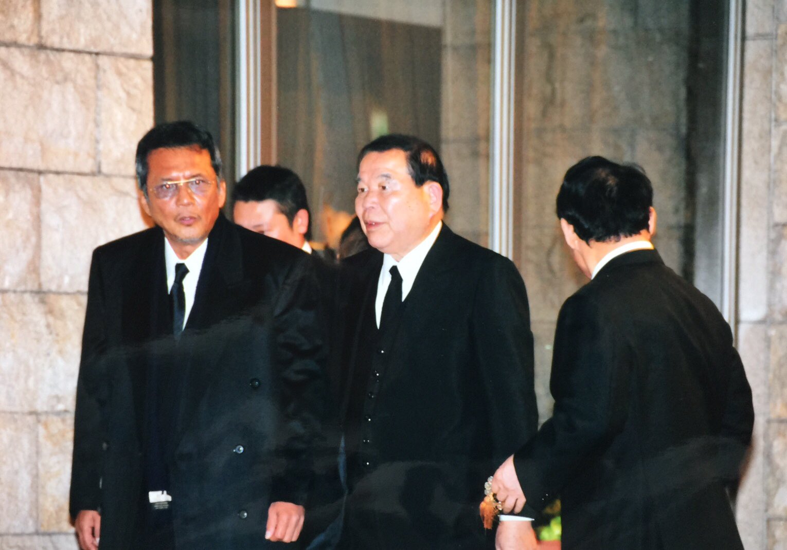竹垣悟 Twitterren 初公開 竹中正久親分の実弟 竹中正相談役と中山きよみ 四代目姐 の通夜にての一葉 竹垣悟 Twitterren 初公開 竹中正久親分の実弟 竹中正相談役と中山きよみ 四代目姐 の通夜にての一葉