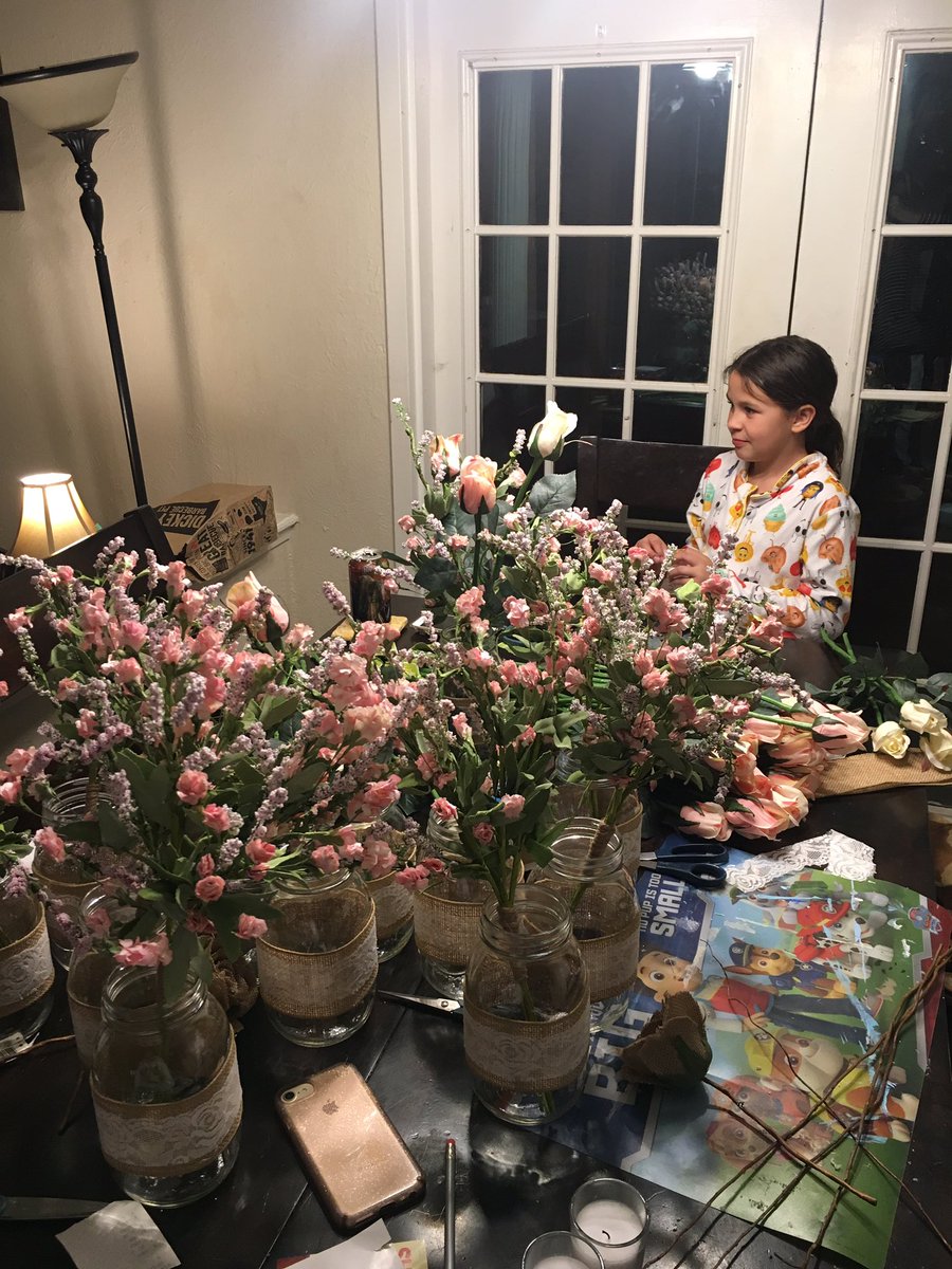 Enjoying my day off with my girls, wedding centerpieces in the making🌷 #GirlTime #BecomingManuel2018 #GainingADaughter❤️@KhariHeru <a href="/AkinsMel/">Mel Akins</a> @AmberD___ <a href="/triple555hd/">Balch Springs HD SM</a>