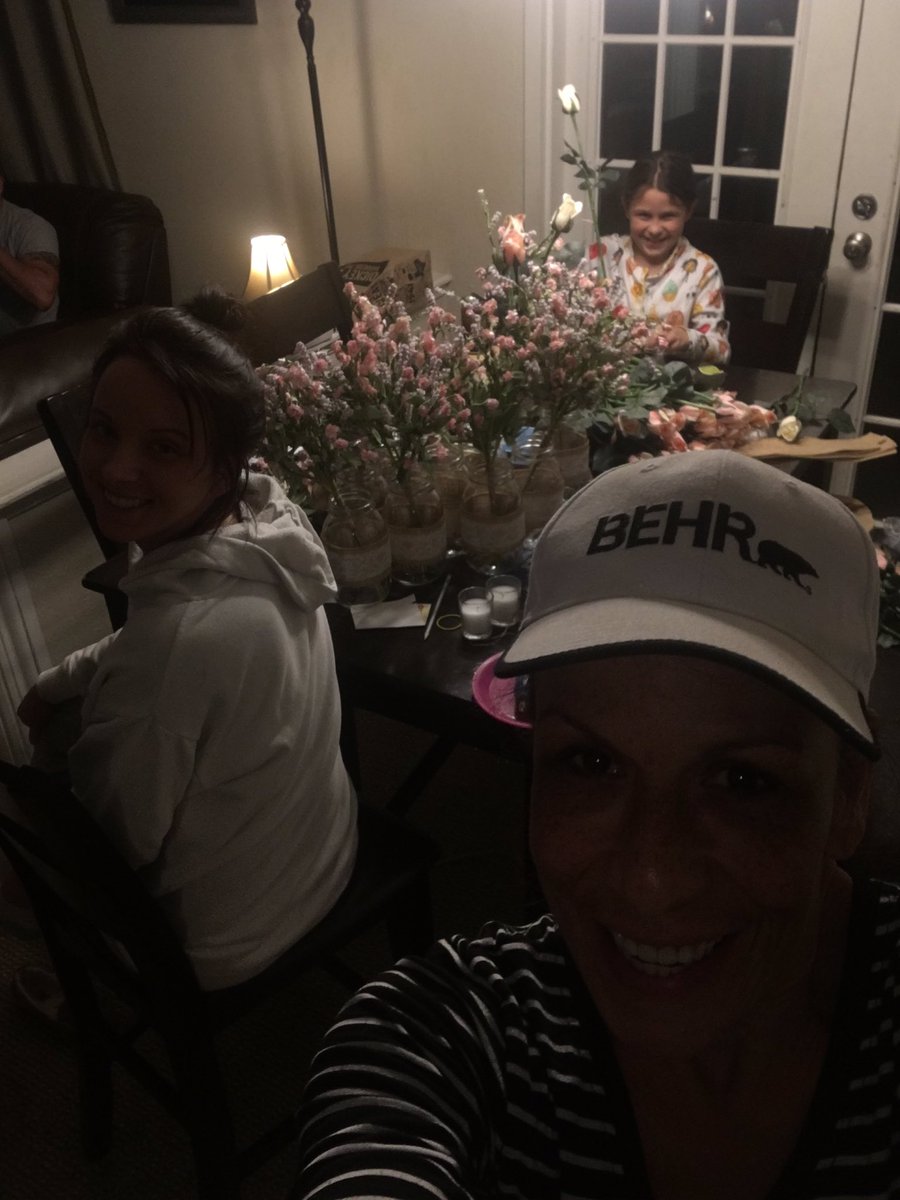 AthenaMASM555's tweet photo. Enjoying my day off with my girls, wedding centerpieces in the making🌷 #GirlTime #BecomingManuel2018 #GainingADaughter❤️@KhariHeru @AkinsMel @AmberD___ @triple555hd https://t.co/HZXf85zVbz