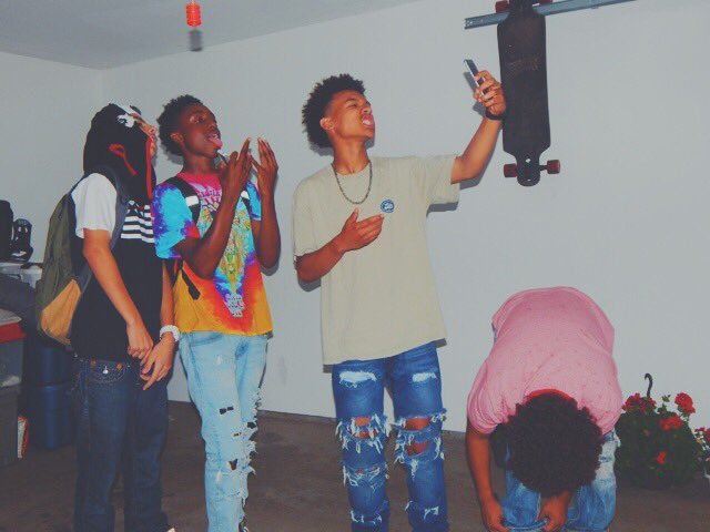 margiela2x's tweet photo. I miss u woe😓keep these fuck niggas from round me , Ima see u soon brother💯 https://t.co/JTGDynBtYS