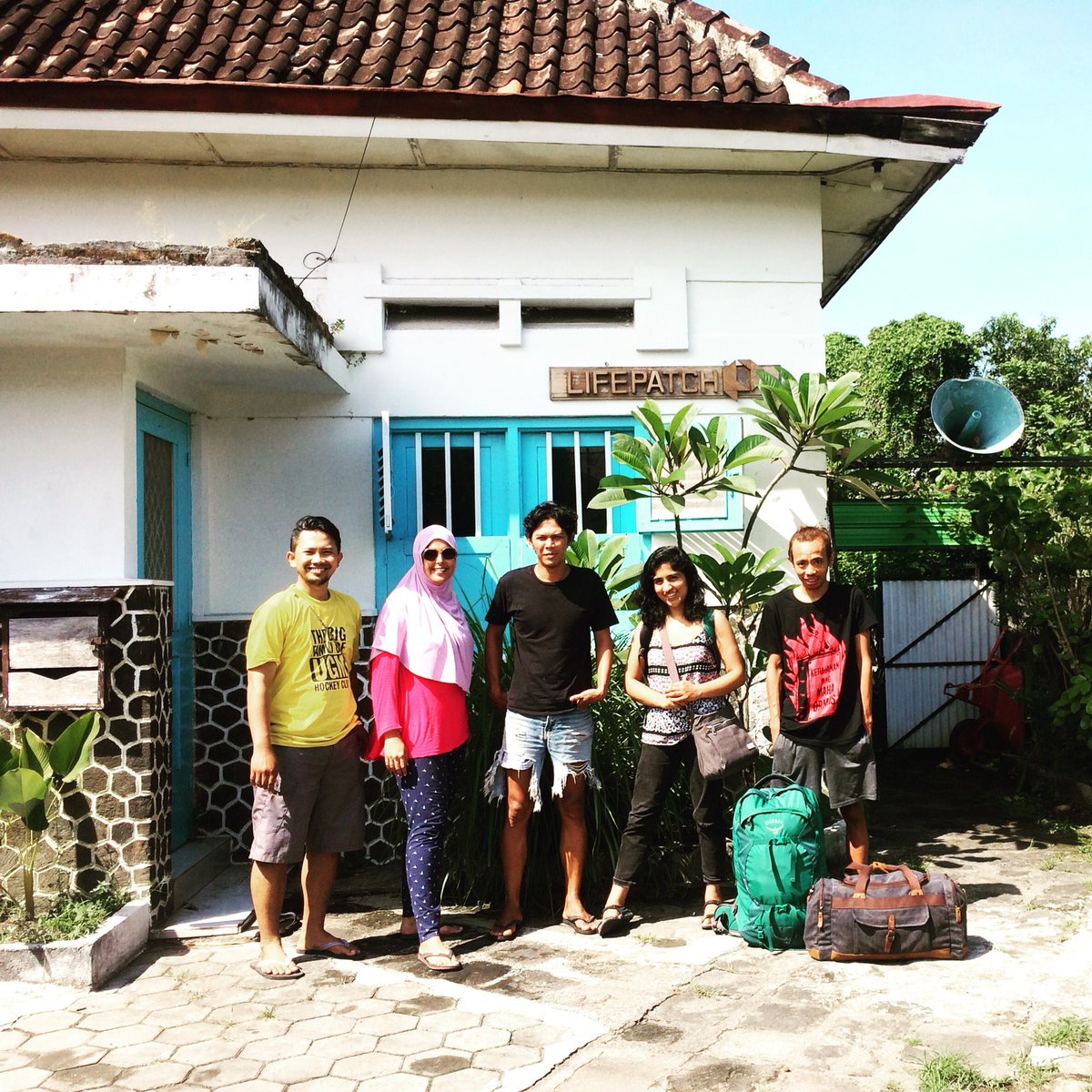 sugeng tindak mugi rahayu wilujeng ing paran ...✈️

#artresidency #UKID #idbritisharts #sarinahapakabarmu #bomlab