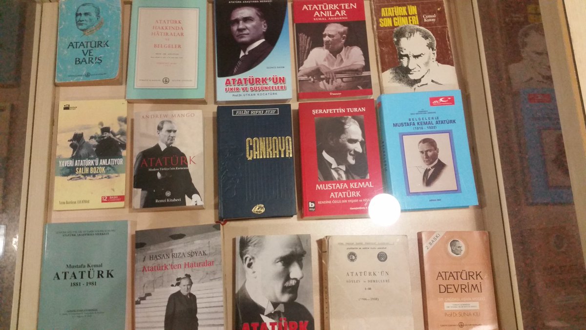 ckucukozmen's tweet photo. Pazar sabahı tweetler biraz erken geliyor, kusura bakmayın, early bird catches the worm, yani erken kalkan nasibini alır demiş atalarımız.
Saat okuma saati #FT #TheEconomist #WorldFinance ve #WSJE
Konu okumaya gelince 4000+ kitap okumuş olan #Atatürk gelir aklıma https://t.co/obuUe5nkOb