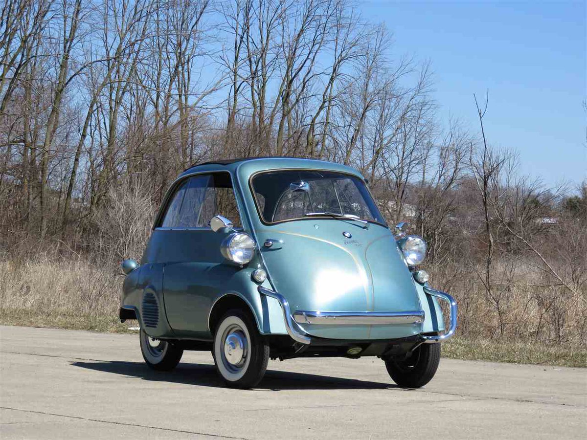 ClassicCars_com's tweet photo. #FunkyFind - 1958 BMW Isetta: https://t.co/MZytXaLHka
#classiccarsdotcom #driveyourdream #forsale #BMWIsetta #1950s #BMW https://t.co/DTSrxHjHBP