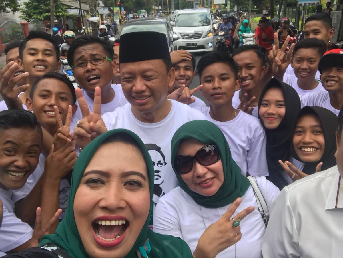 santripanglima's tweet photo. Di Jember @cakimiNOW Meresmikan #PoskoC1nta : dengan Cinta Terhadap Agama, Bangsa dan Negara 'Rakyat akan Bahagia' 🇲🇨💜

@DPP_PKB @pkb_news @ninikwafiroh @KangFathanNow @PKBTV @ana_khoz @PkbMudaJatim @Jkw_CakImin @manika_arbit @JOIN_SulBar @Join_Jabar @JOIN_NTT https://t.co/KuEr29JP9K