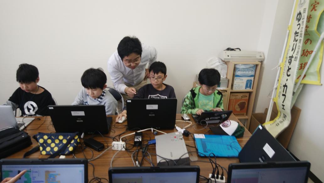 CoderDojoKonan_'s tweet image. #CoderDojo #CoderDojo岡南 第11回開催中でーす！
もうすぐ発表会でーす！
今回は皆さん進捗が上手くいかないようで焦ってますがきちんと発表してもらいまーす（鬼）