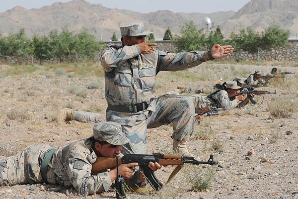 1TVNewsAF's tweet photo. Afghan, Pakistani forces clash near Durand Line, 2 Pakistanis dead, 2 captured https://t.co/yMdHkWzkTc #AFG https://t.co/kkndN53pY0