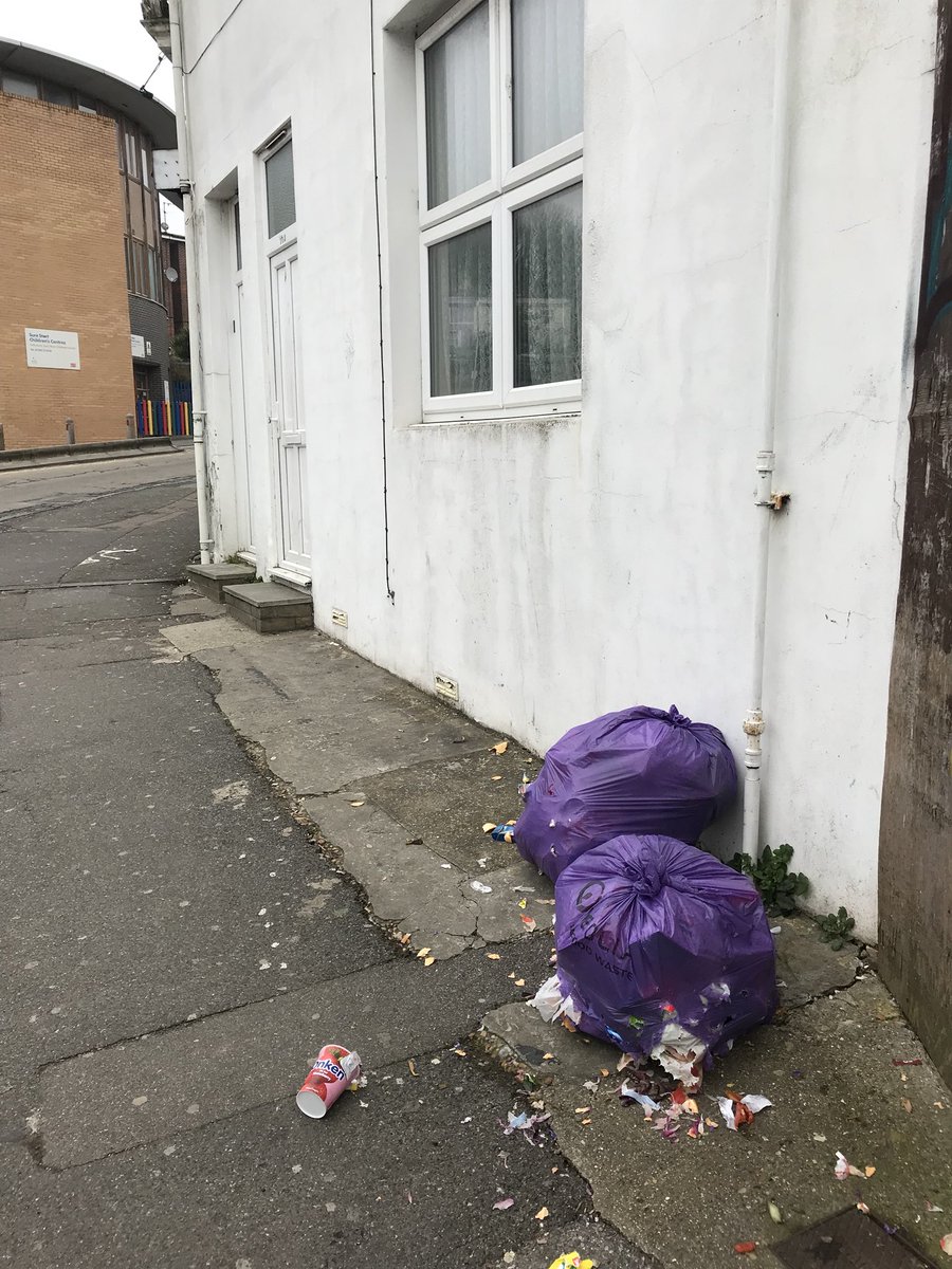 TidyKeeping's tweet image. Residents Rubbish. Tontine St. Old High St. Sunday April 15th. 06.00. Not a collection day! And so it continues. @fstoneherald @fstonehythedc @Kent_Online #folkestone #Flytipping