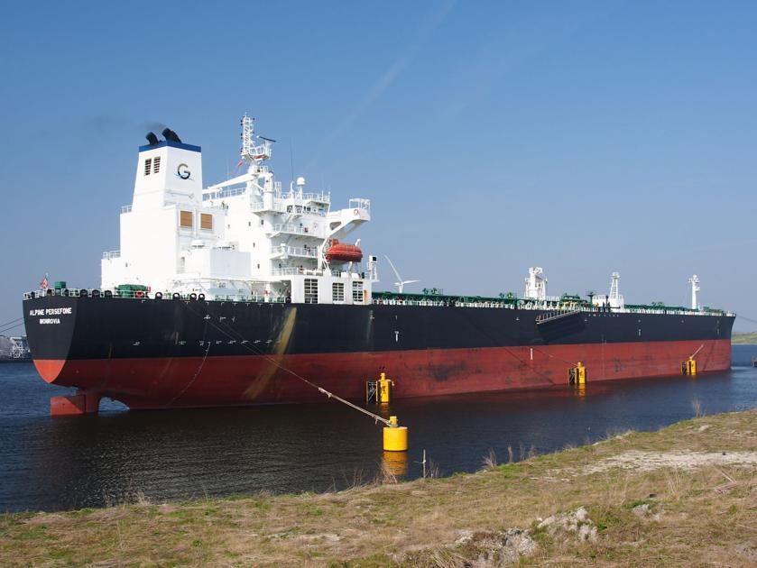 Just as the world begins to make progress combating #InvasiveSpecies through the Ballast Water Convention, #US #Shipping industry fights to weaken environmental protections. #biosecurity #GlobalTrade #GreatLakes buff.ly/2EwdXOi