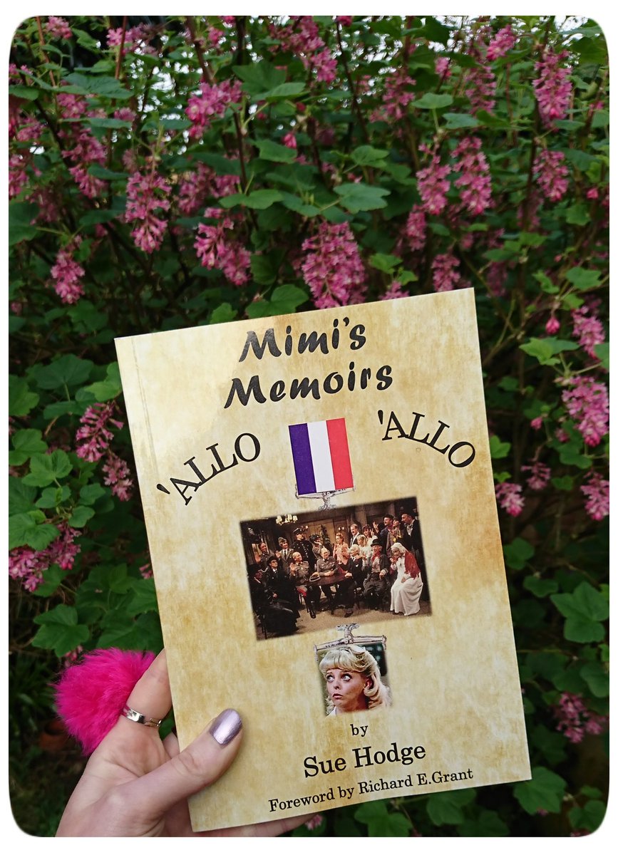 sequinedmoon's tweet photo. Another great show @mimilabonqu 'Mimi and Me, Allo Allo Again' @The_Churchill yesterday #alloallo #bbccomedy #bbcclassic #books #theatre https://t.co/9inqXoPLcR