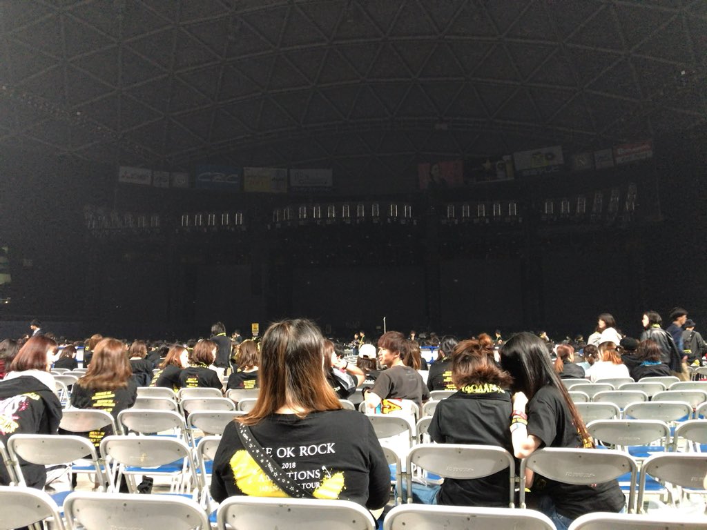 hide_130530's tweet photo. これからLIVEじゃあ～！
テンション上がるぅー！ https://t.co/MMqLNIbxcb