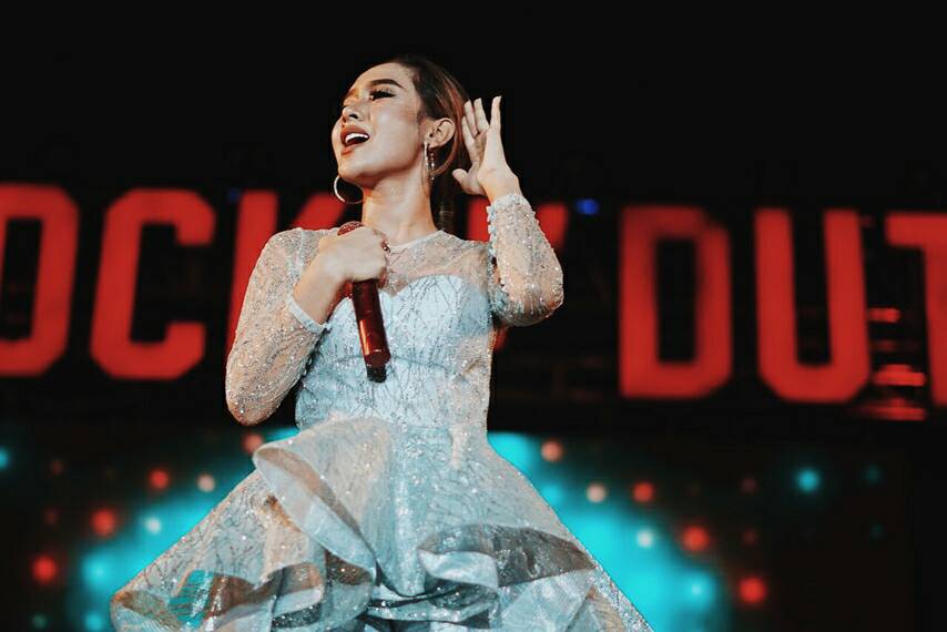 at Apache ROCK N' DUT 2018

Sabtu 14 April 2018
Stadion A Yani, Panglegur - SUMENEP

<a href="/EventApache/">Event Apache</a>
#Repost <a href="/cita_citata/">Cita Citata</a>
Terimakasih Sumenep  You Roooockk !! 😎#ApacheRocknDut
📸 <a href="/TheBOMBOMs/">TheBOMBOMs</a>
#nadapromotama #apacherockndut #rockndut #rockndut2018 #eventapache #sumenep