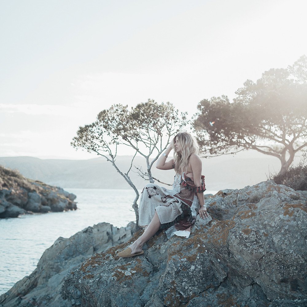 musseandcloud's tweet photo. ¿Ganas de sol y playa?
Ya puedes escoger zapatos que más te gusten de la colección Flex Line.
@TrendyTaste lleva los mules Santorisu
https://t.co/RRLXtBLQCy
#musseandcloud #mcflexline #mcstyle
#editorial #lookbook #travel #cadaques https://t.co/7TEyJviaRr