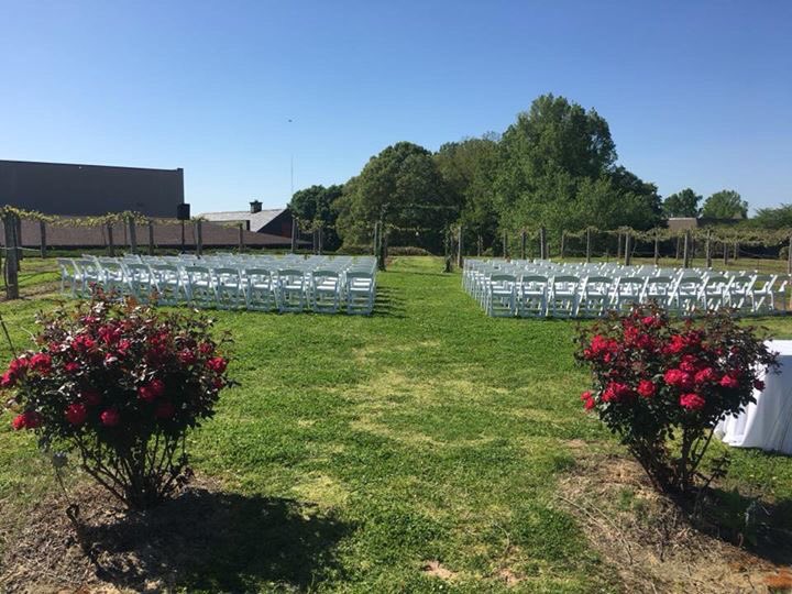 ChateauElan's tweet photo. Beautiful day for a ceremony in our Rose Vineyard. #weddingseason #atlwedding #weddinginspo https://t.co/H0z57aKooT