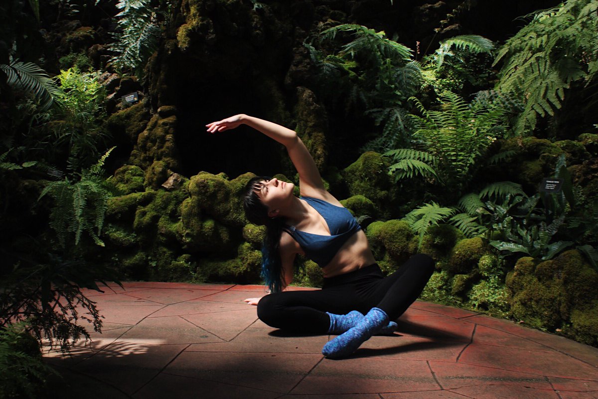 IgniteDanceComp's tweet photo. Surround yourself by nature and dancers on this beautiful Sunday! 🌻👯‍♀️ Happy  #internationaldanceday https://t.co/SM6GROE8bZ