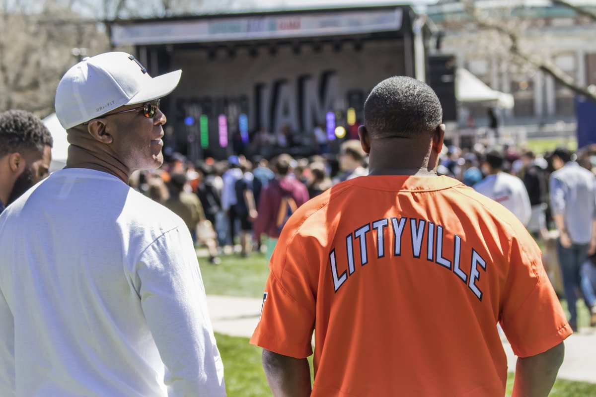 _Illini_'s tweet photo. T-Pain concert on the Quad for #SpringJam2018 in #LittyvILLe https://t.co/Bwr897PygL