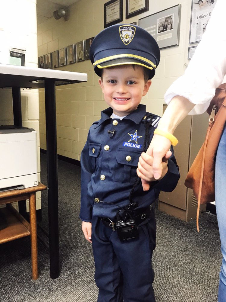 UofNorthDakota's tweet photo. Meet the newest UND Police Officer! With the help of UND’s @LoveYourMelon crew and the #BestCopsAround, 5-year-old Hudson Tanabe was sworn in as an official UPD Officer this afternoon and received his own uniform and badge.👮‍♂️🎉 Keep kicking leukemia’s butt, Hudson! #UNDproud https://t.co/RqjNzzLsBl