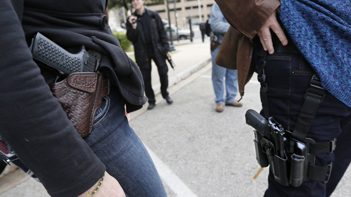 Georgia school system will allow employees to carry guns: 2wsb.tv/2vWjizx